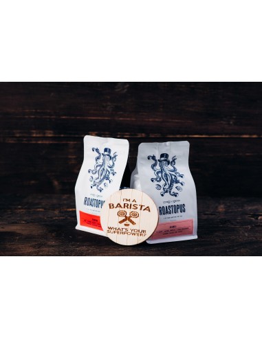 Megszemélyesített csésze alátét